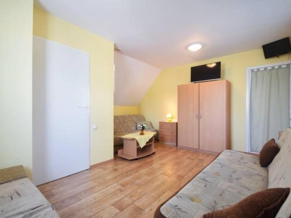 Zolty Domek Apartment Dzwirzyno Exterior photo