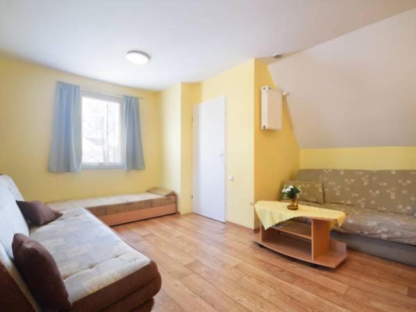 Zolty Domek Apartment Dzwirzyno Exterior photo